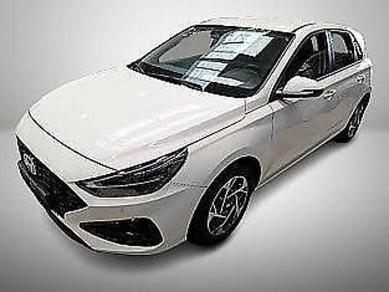 Gebraucht Hyundai i30 Style 101 PS (74 kW) 2024 Weiß Limousine