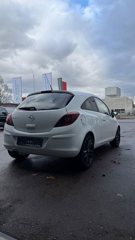 Gebraucht Opel Corsa Edition 80 PS (58 kW) 2009 Weiß Kleinwagen