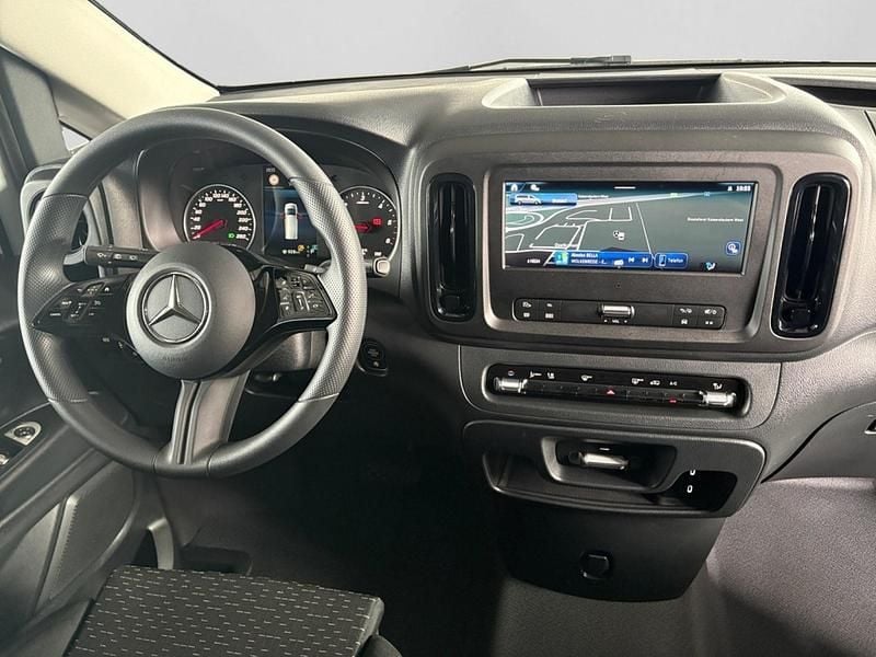 Gebraucht Mercedes Vito 136 PS (100 kW) 2024 Arktikweiß Van