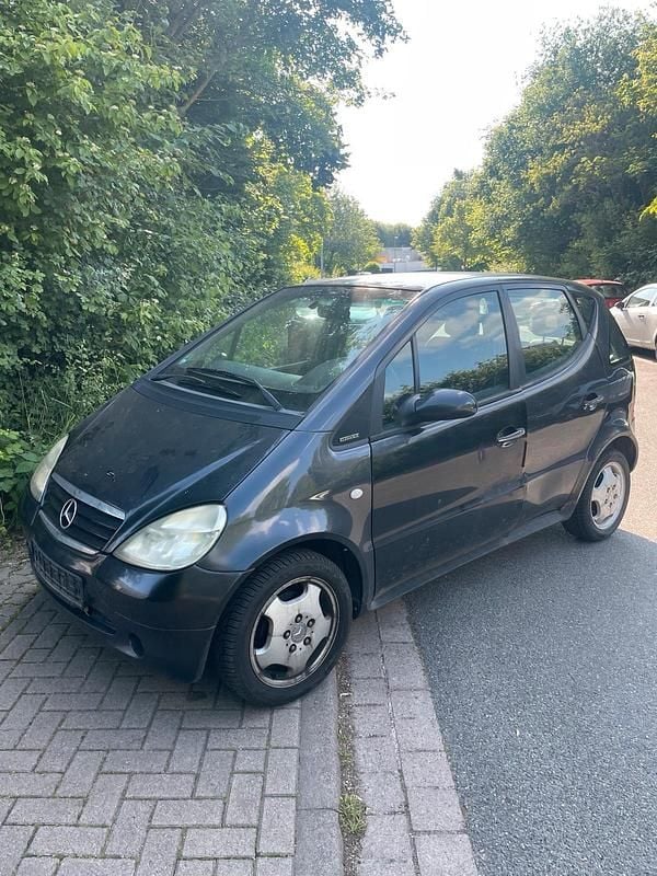 Schwarz Gebraucht 2000 Mercedes A170 Kleinwagen | 320 € (Guter Preis) - Bild 1/4
