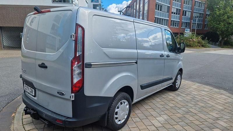 Gebraucht Ford Transit Custom Trend 131 PS (96 kW) 2017 Silber Van / Kleinbus