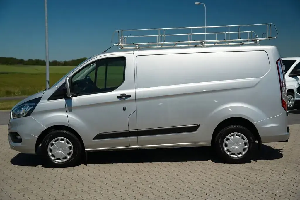 Gebraucht Ford Transit Custom Trend 131 PS (96 kW) 2020 Solarsilber Van / Kleinbus