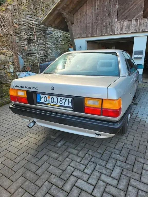 Gebraucht Audi 100 Design 88 PS (64 kW) 1987 Silber Limousine