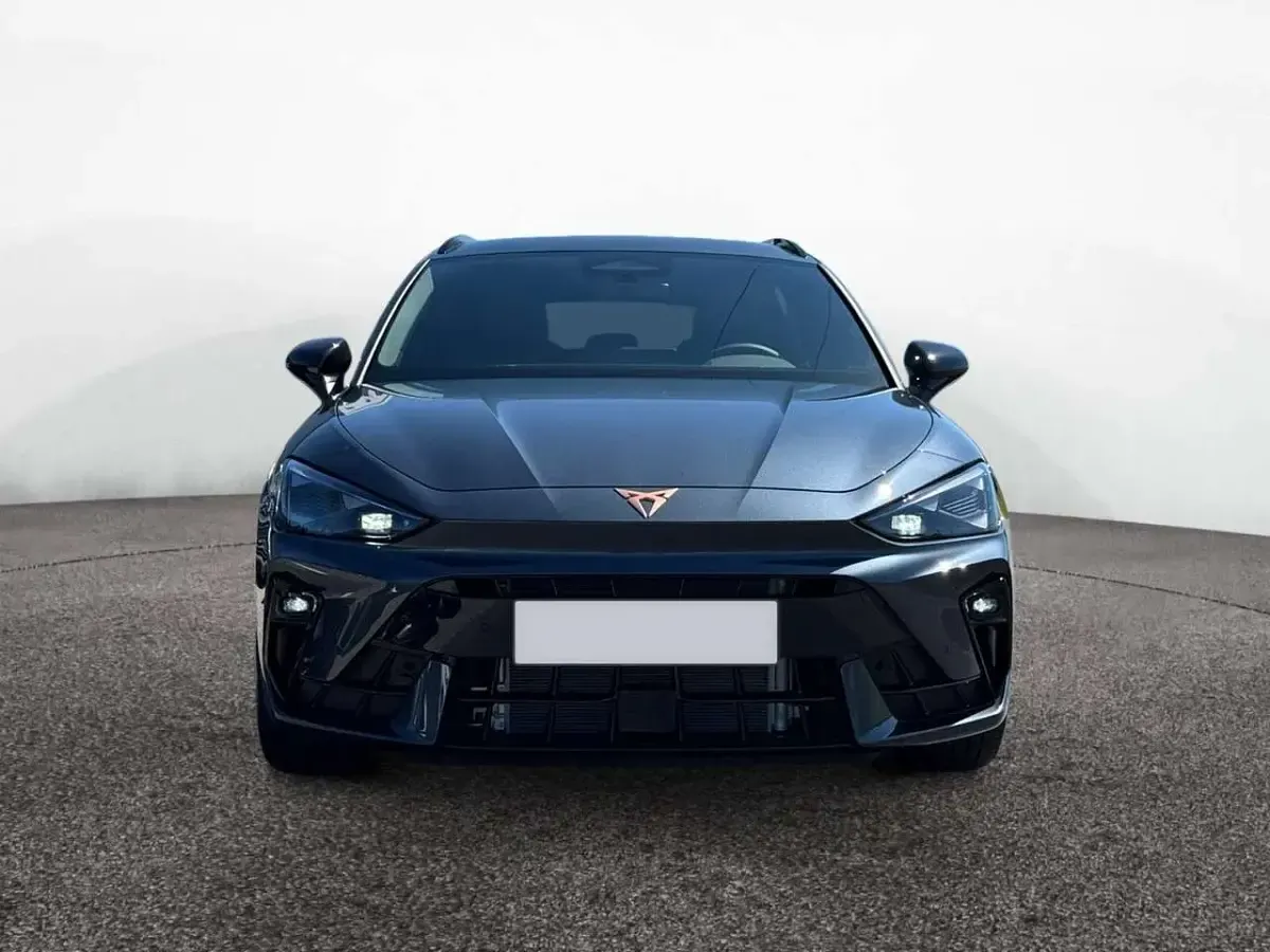 Neu Cupra Leon 204 PS (150 kW) 2026 Magnetic grau Limousine
