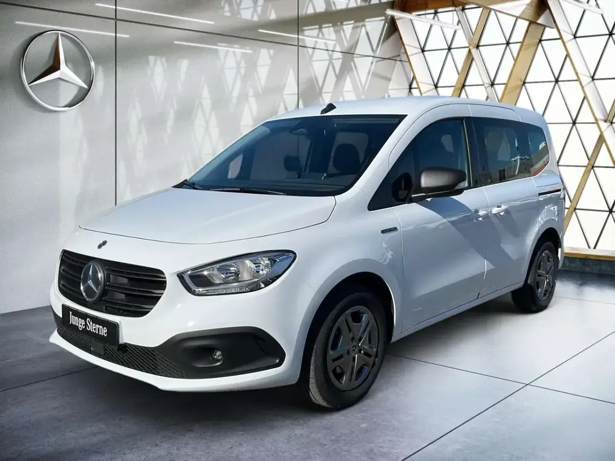 Gebraucht Mercedes eCitan 89 kW (122 PS) 2025 Arktikweiß Kombi