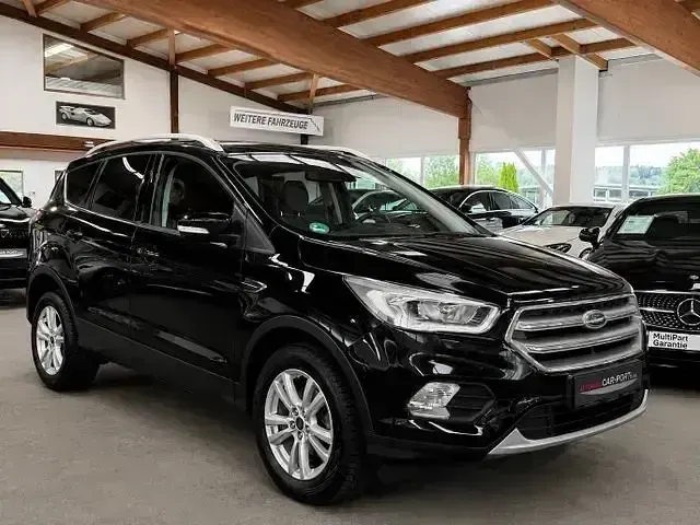 Gebraucht Ford Kuga Cool & Connect 150 PS (110 kW) 2019 Schwarz SUV
