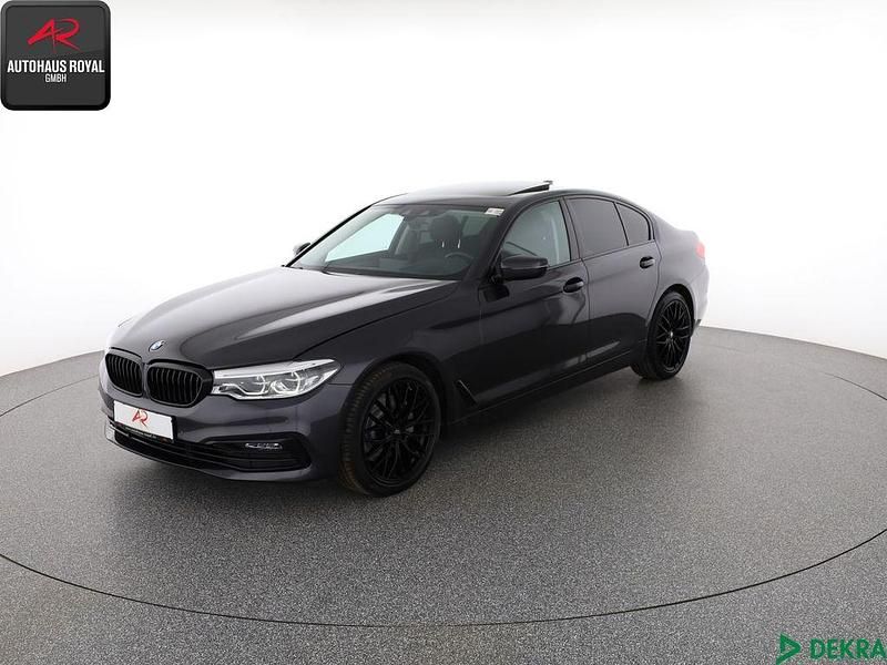 Grau Gebraucht 2021 BMW 530 Sport Line Limousine | 33.880 € (Superpreis) - Bild 1/4