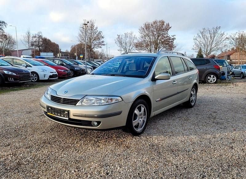 Grün Gebraucht 2003 Renault Laguna II Privilege Limousine | 1.480 € (Fairer Preis) - Bild 1/4