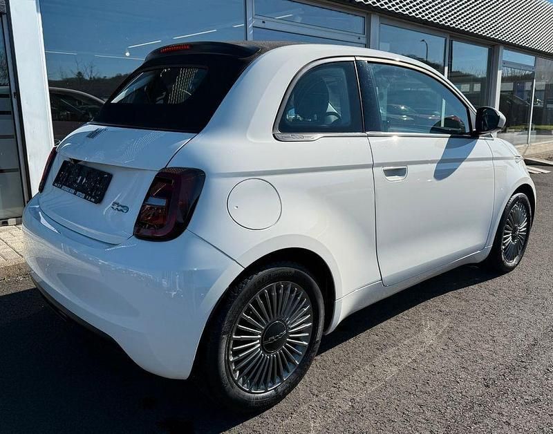 Gebraucht Fiat 500e Icon 86 kW (118 PS) 2022 Weiß Cabrio