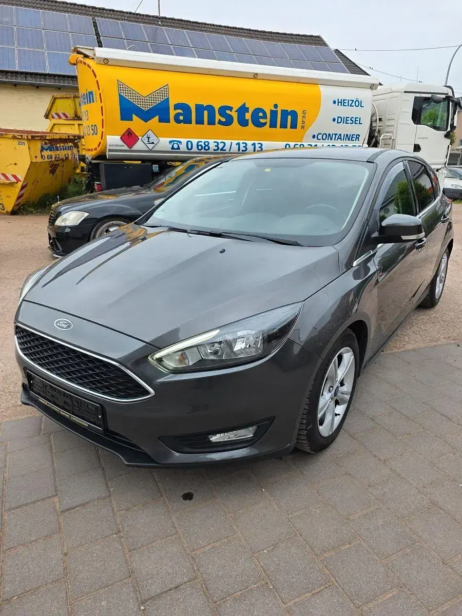 Used Ford Focus 125 HP (91 kW) 2016 Grey Hatchback