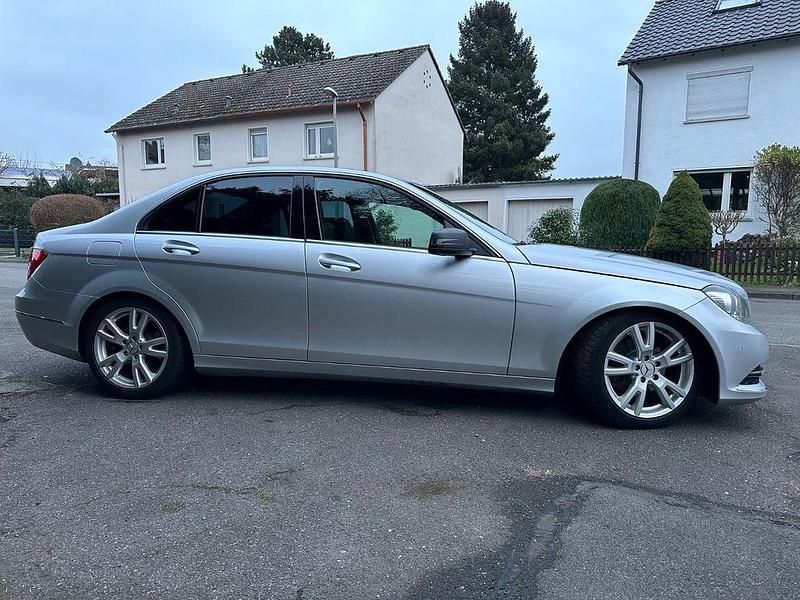 Gebraucht Mercedes C250 Avantgarde 204 PS (150 kW) 2011 Silber Limousine
