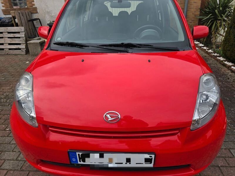 Rot Gebraucht 2006 Daihatsu Sirion Kleinwagen | 3.000 € (Fairer Preis) - Bild 1/4