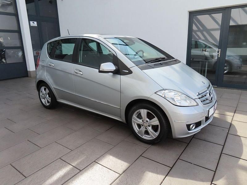 Gebraucht Mercedes A160 95 PS (69 kW) 2009 Silber Limousine