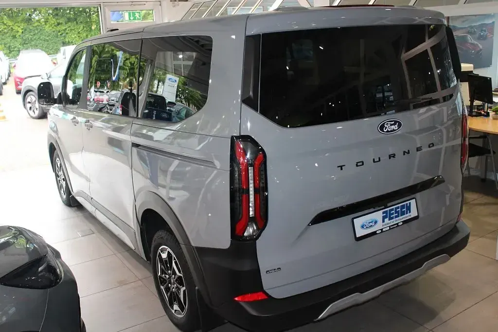 Gebraucht Ford Tourneo Active 232 PS (170 kW) 2026 Grau Van / Kleinbus