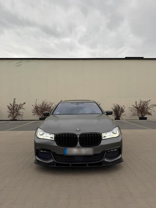 Second-hand BMW 740 Performance 400 CP (294 kW) 2016 Negru Berlinǎ