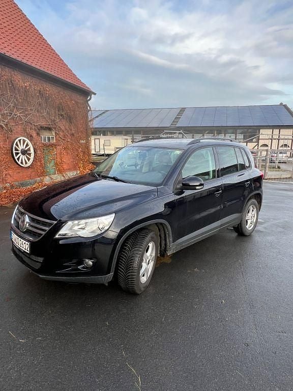 Schwarz Gebraucht 2010 VW Tiguan Trendline SUV | 4.950 € (Guter Preis) - Bild 1/4
