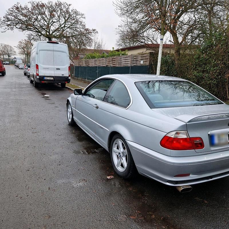 Gebraucht BMW 320 150 PS (110 kW) 2000 Silber Coupé