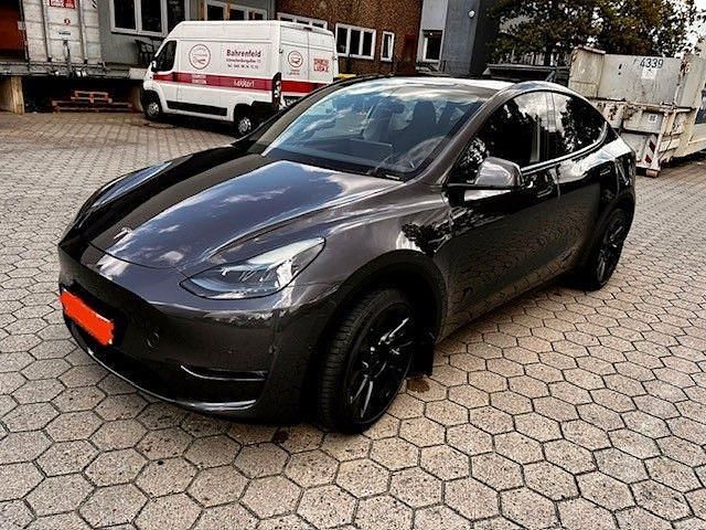 Grau Gebraucht 2022 Tesla Model Y Long Range AWD SUV | 37.500 € (Fairer Preis) - Bild 1/4