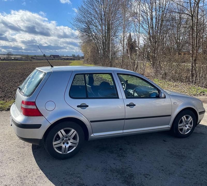 Gebraucht VW Golf IV 2003 Silber Limousine
