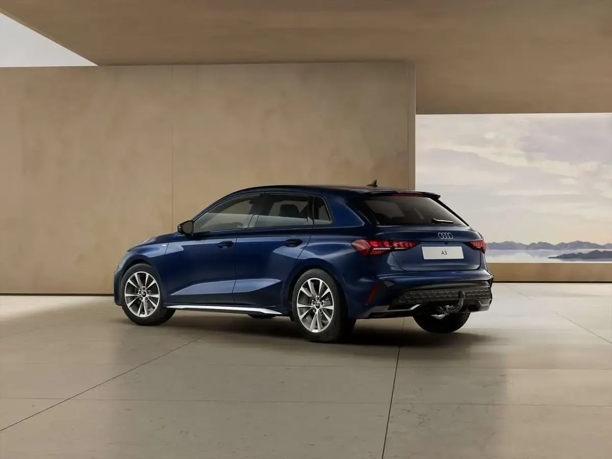 Nowe Audi A3 S-Line 150 KM (110 kW) 2026 Niebieski Sedan/Limuzyna
