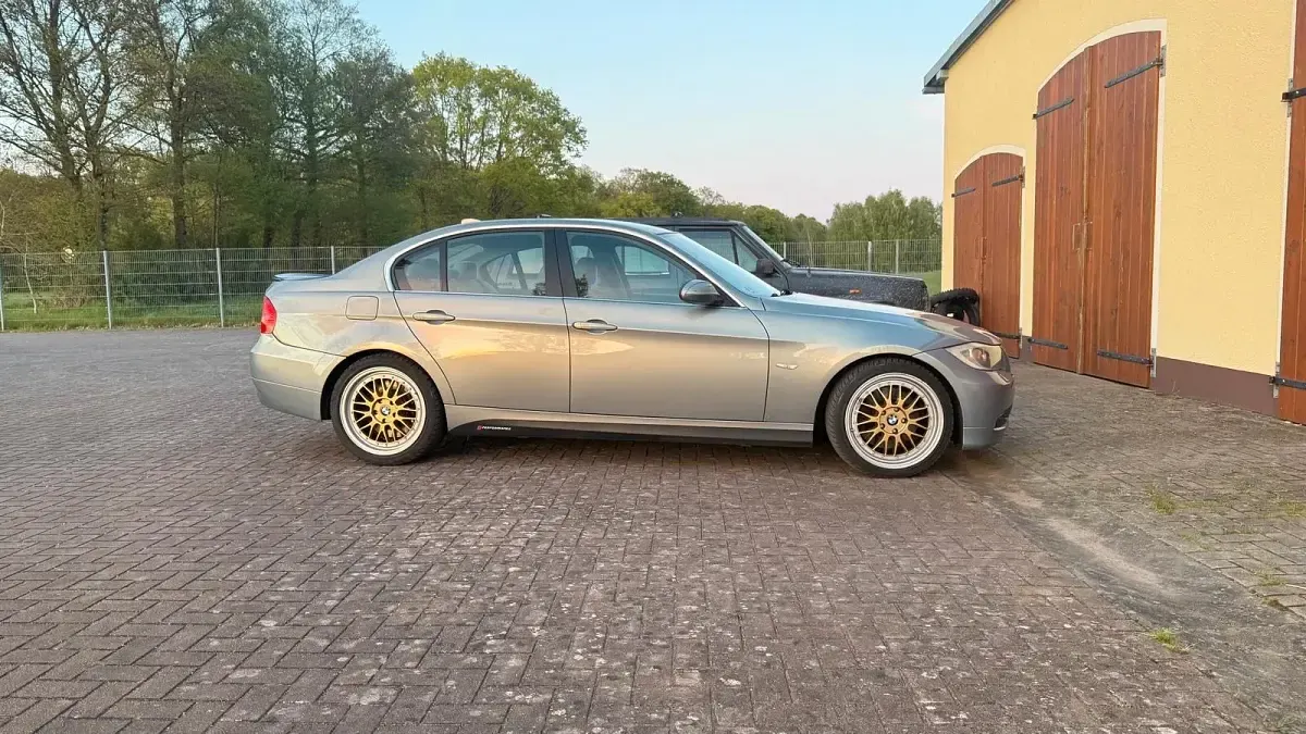 Second-hand BMW 330 272 CP (200 kW) 2006 Andere farben Berlinǎ