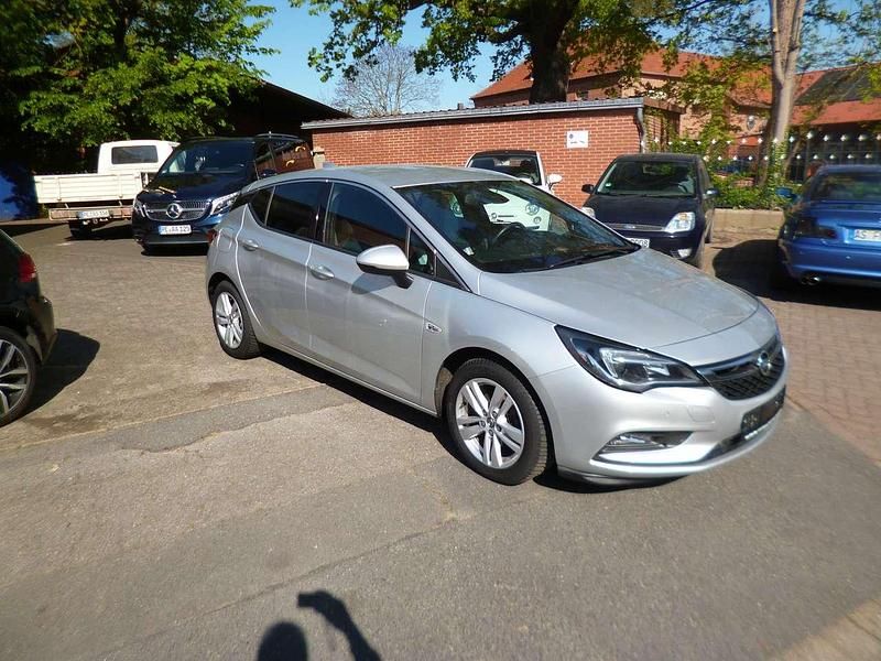 Gebraucht Opel Astra Dynamic 150 PS (110 kW) 2018 Silber Limousine
