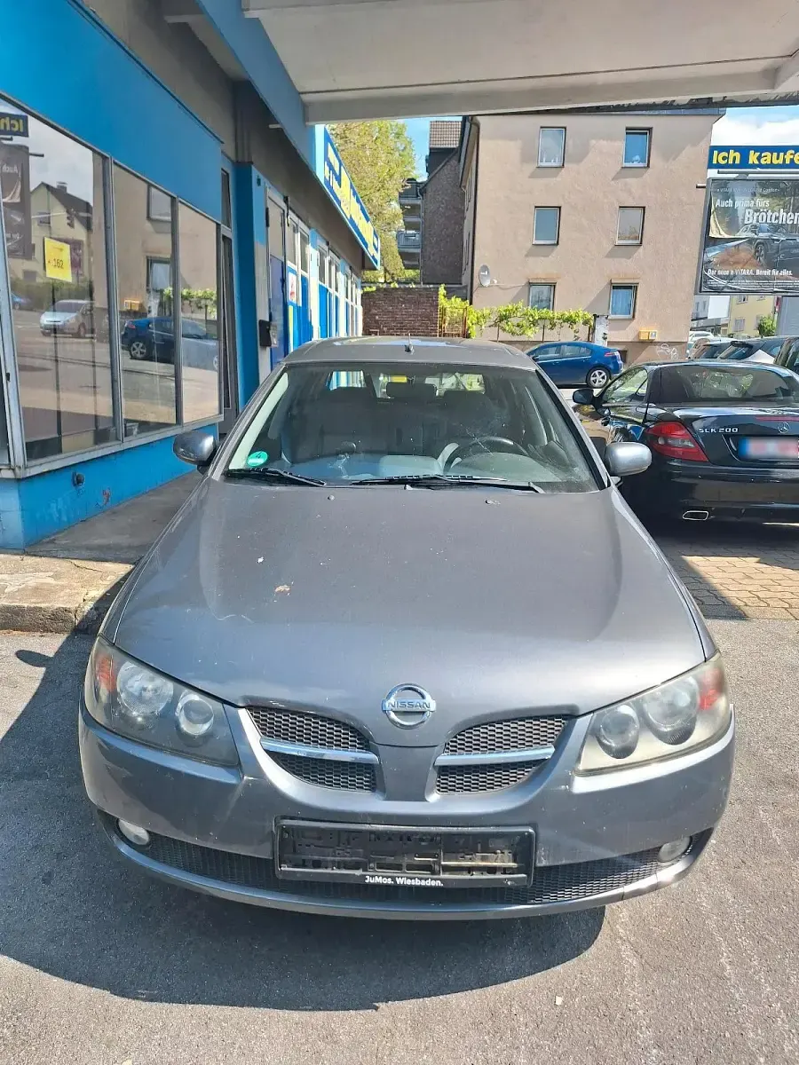 Gebraucht Nissan Almera 109 PS (80 kW) 2004 Grau Kleinwagen