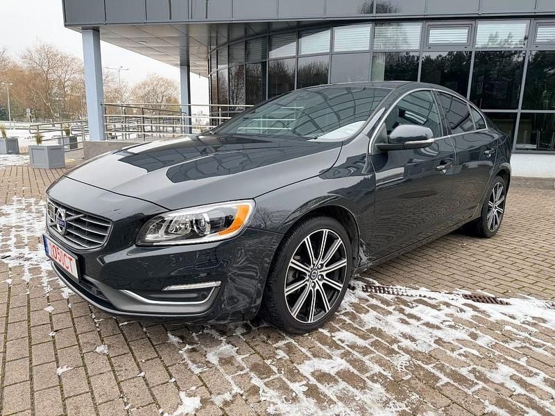 Schwarz Gebraucht 2015 Volvo S60 Platinum Limousine | 11.900 € (Superpreis) - Bild 1/4