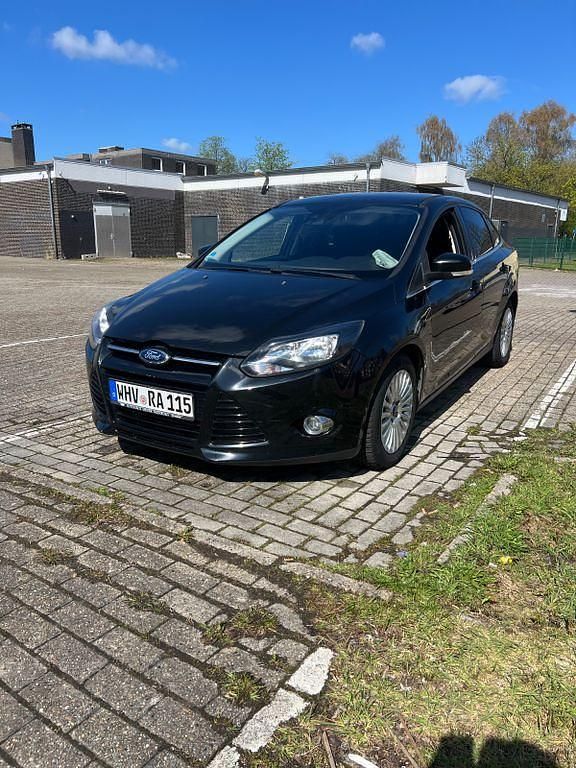 Gebraucht Ford Focus Trend 150 PS (110 kW) 2011 Schwarz Limousine