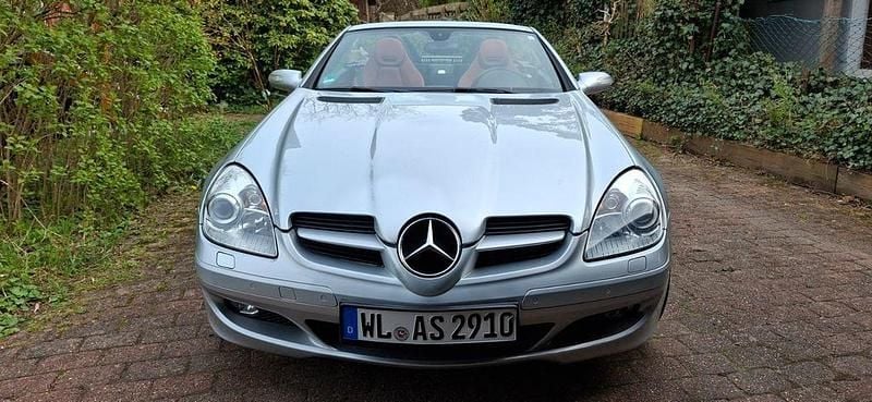 Second-hand Mercedes SLK200 163 CP (119 kW) 2006 Argintiu Cabrio
