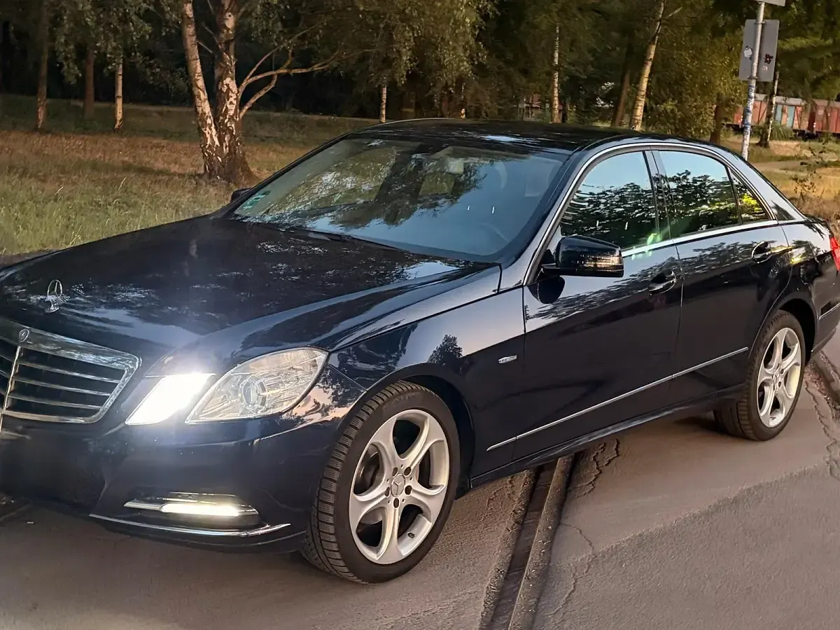 Gebraucht Mercedes E220 170 PS (125 kW) 2010 Limousine