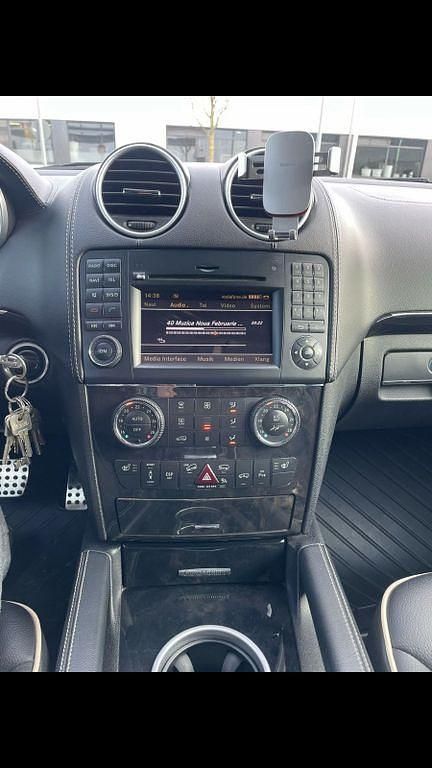 Gebraucht Mercedes ML350 Edition 231 PS (169 kW) 2011 Schwarz SUV