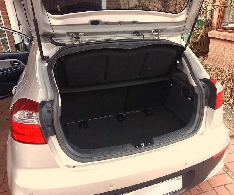 Gebraucht Kia Rio DREAM-TEAM Edition 109 PS (80 kW) 2016 Silber Kleinwagen