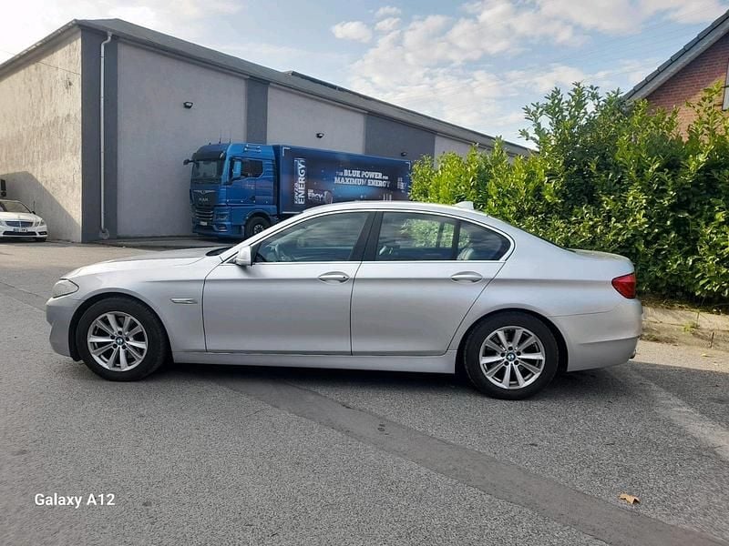 Silber Gebraucht 2010 BMW 520 Limousine | 8.990 € (Fairer Preis) - Bild 1/4