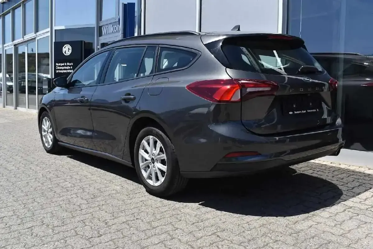 Gebraucht Ford Focus Cool & Connect 120 PS (88 kW) 2022 Magneticgrau Kombi