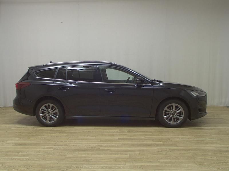 Gebraucht Ford Focus Titanium X 116 PS (85 kW) 2023 Obsidianschwarz metallic Limousine