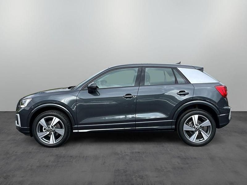 Neu Audi Q2 Advanced Plus 150 PS (110 kW) 2026 Manhattangrau metallic SUV