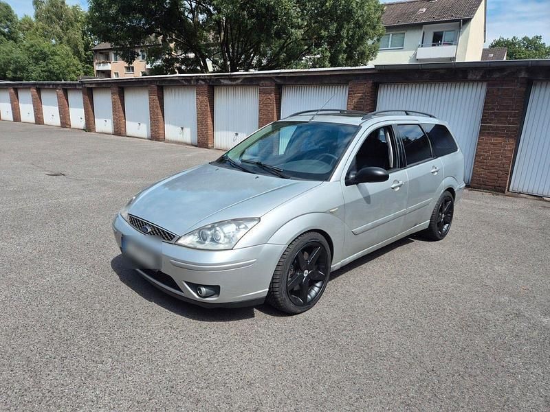 Silber Gebraucht 2003 Ford Focus ST Kombi | 3.250 € (Fairer Preis) - Bild 1/4