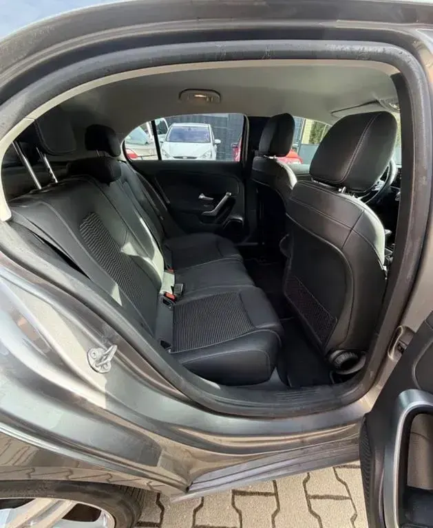 Gebraucht Mercedes A200 150 PS (110 kW) 2020 Grau Limousine