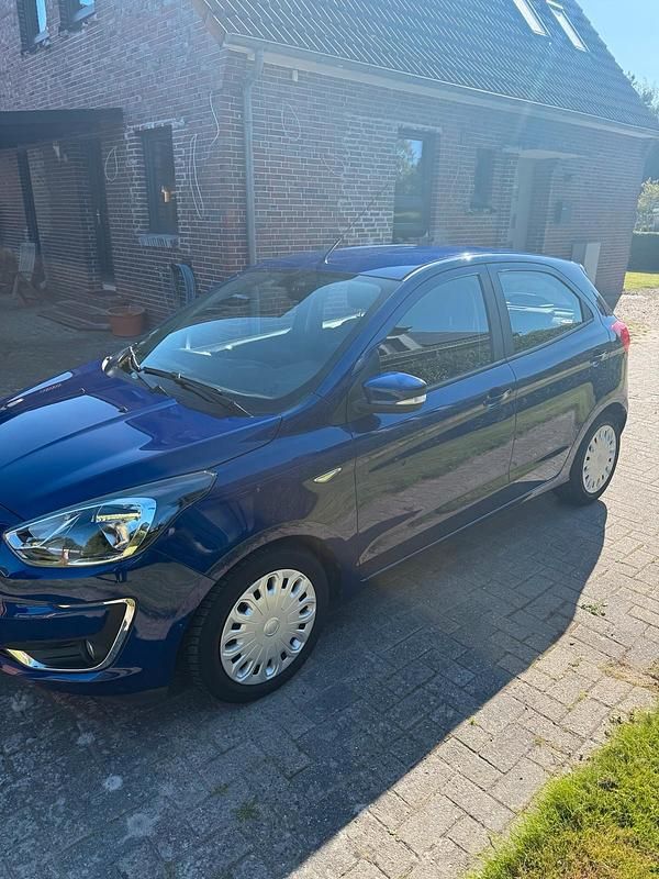 Blau Gebraucht 2019 Ford Ka Plus Kleinwagen | 8.500 € (Guter Preis) - Bild 1/4