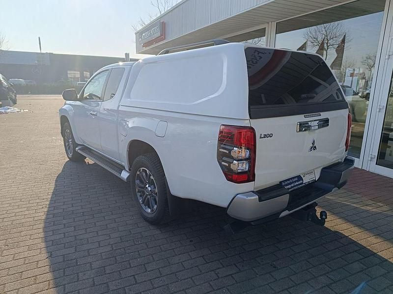 Gebraucht Mitsubishi L200 Plus 150 PS (110 kW) 2022 Weiß Abholung