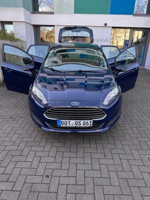 Gebraucht Ford Fiesta Trend 82 PS (60 kW) 2013 Blau Kleinwagen