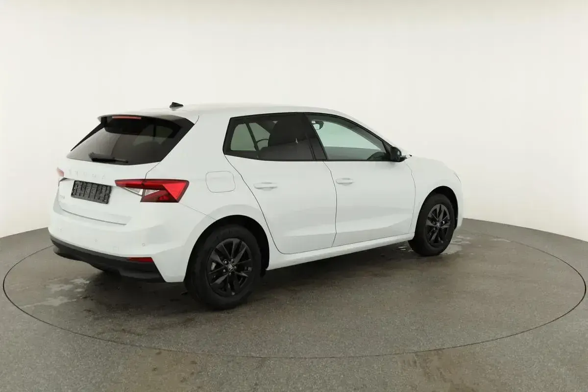 Nuova Skoda Fabia 2026 Bianco Utilitaria