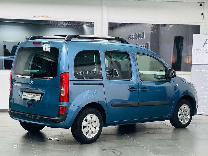 Gebraucht Mercedes Citan 112 Edition 114 PS (83 kW) 2017 Kornelitblau metallic Kombi