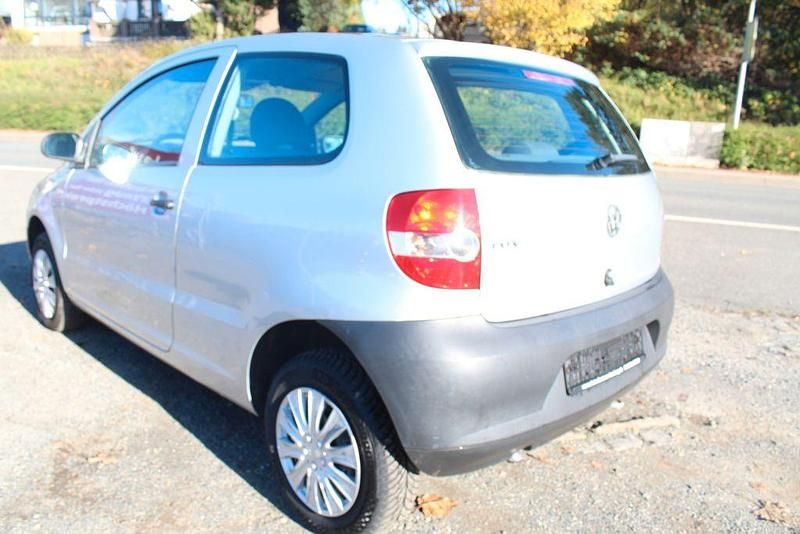 Second-hand VW Fox Basis 75 CP (55 kW) 2006 Argintiu Hatchback