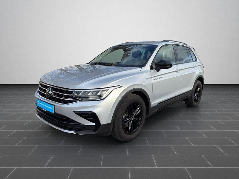 Reflexsilber metallic (metallic) Gebraucht 2022 VW Tiguan Sportline SUV | 27.390 € (Superpreis) - Bild 1/4