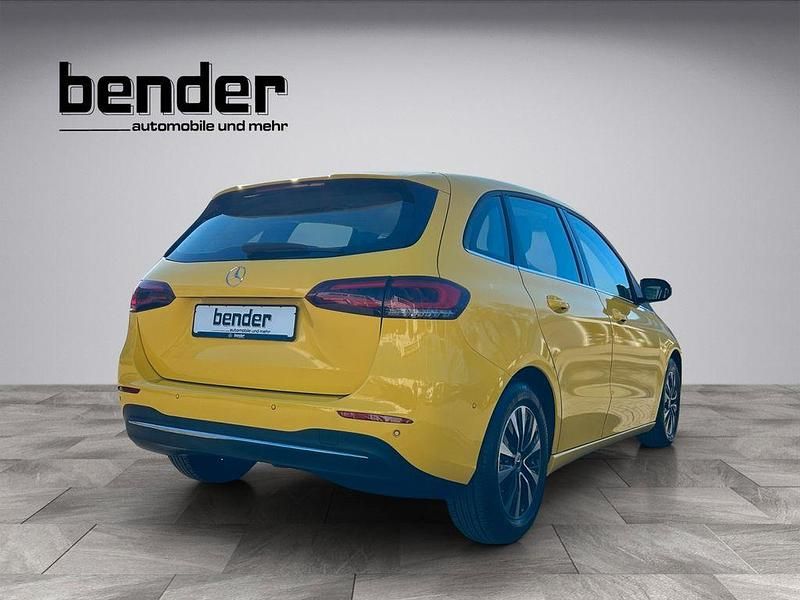 Gebraucht Mercedes B200 150 PS (110 kW) 2022 Schwarz Van / Kleinbus