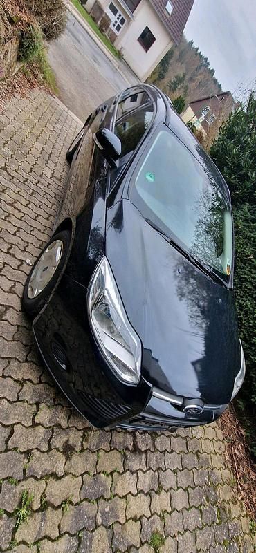 Gebraucht Ford Focus 116 PS (85 kW) 2014 Schwarz Kombi