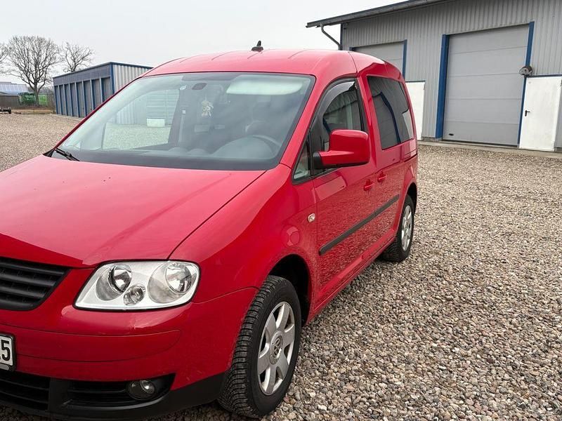 Gebraucht VW Caddy Style 109 PS (80 kW) 2009 Rot Van / Kleinbus