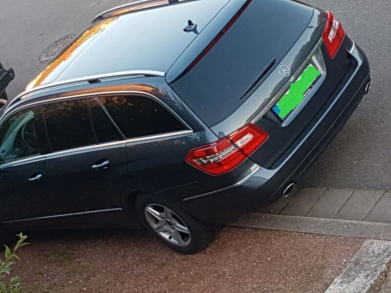 Grau Gebraucht 2012 Mercedes E350 Elegance Limousine | 10.888 € (Superpreis) - Bild 1/1